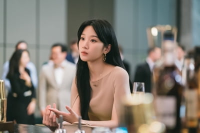 Catch Moon Ga-young, the 'big hand of the loan company'