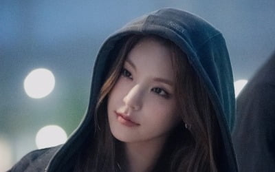 'Comeback on the 31st' ITZY pre-releases the music video for the b-side song 'BET ON ME' in the new album