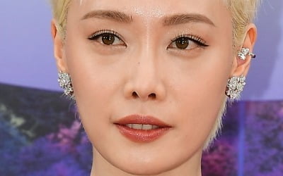 Kim Hee-ra, directly operated cafe business closed