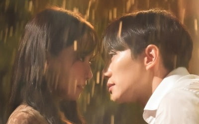 Lee Jun-ho, Lim Yoon-ah, even held a traditional wedding ceremony... Until a kiss in the rain