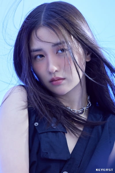 Park Ha-sun, cute cat-like charm