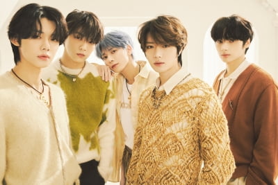 TOMORROW X TOGETHER, 'first overseas artist' to top the Oricon chart with 8 albums in a row