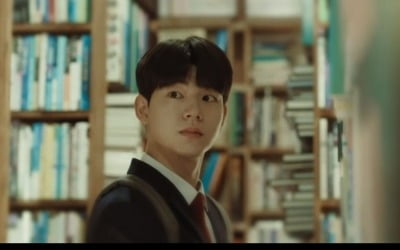 "What ending do you want, light or dark?" Jungwoo found out the secret of the stolen novel... a new mystery begins