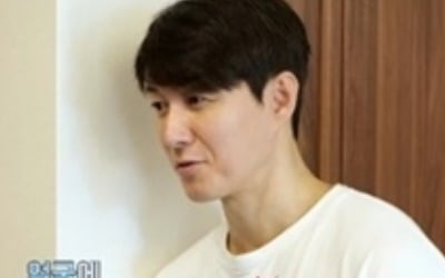 Shim Hyung-tak, 18 years younger than Saya, boasts of 'natural beauty'... "I don't touch my face at all"