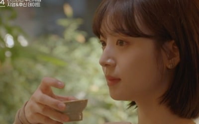 After 'Heart Signal 4', Ji-young Kim said, "You just have to pay it back with love"... 4 men's fierce 'thumb war'