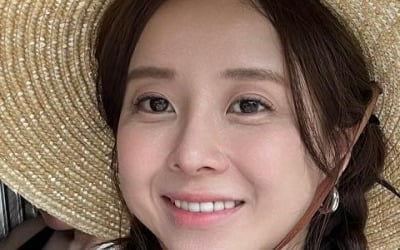 Eun Ga-eun, No. 1 female trot singer who wants to eat chicken together