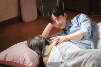 'King the Land' Lee Jun-ho and Lim Yoon-ah, trying to make progress overnight, but Kim Young-ok appears 'shock and fear'