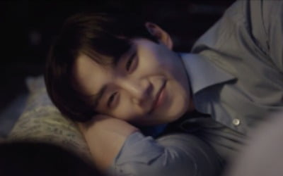 Reconciled Lee Jun-ho and Lim Yoon-a confess their honest feelings and start a secret relationship