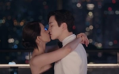 Lee Jun-ho, Lim Yoon-ah, a steamy kiss on the rooftop in a Bangkok swimming pool... Highest 13.7%