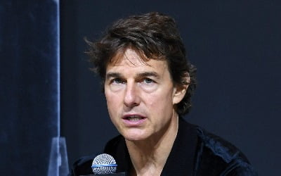 Tom Cruise mentions AI potential threat to Hollywood strikes