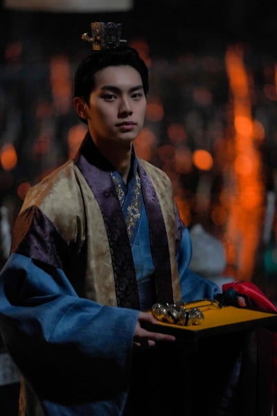 Lee Chae-min, Hanbok is perfect
