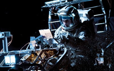 'The Moon', a movie that appeared in Korea, a sci-fi barren land