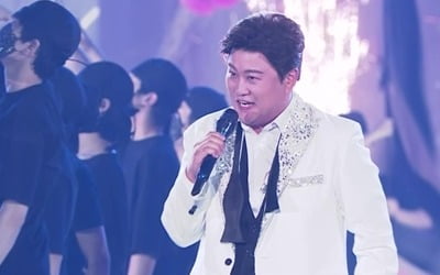 'Tess hyung!' Kim Ho-joong, who sang, robbed the rest of the first half budget
