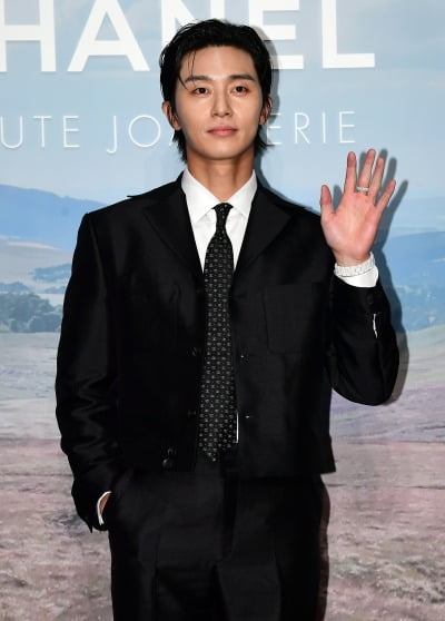 "스토킹, 섬뜩하고 무서웠다" 박서준, 사생활 노출 꺼리게 된 이유