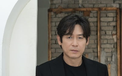 Actor Seol Kyung-gu, "The movie 'The Moon' will break the prejudice of Korean sci-fi"