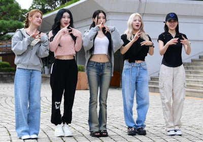 [TEN포토] 있지 '타이틀곡 '케이크' 포인트 안무'