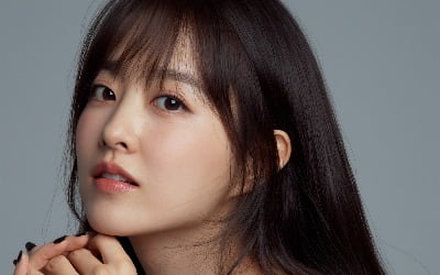 Actor Park Bo-young "I respect Lee Byung-hun's acting opposite in 'Concrete Utopia'"