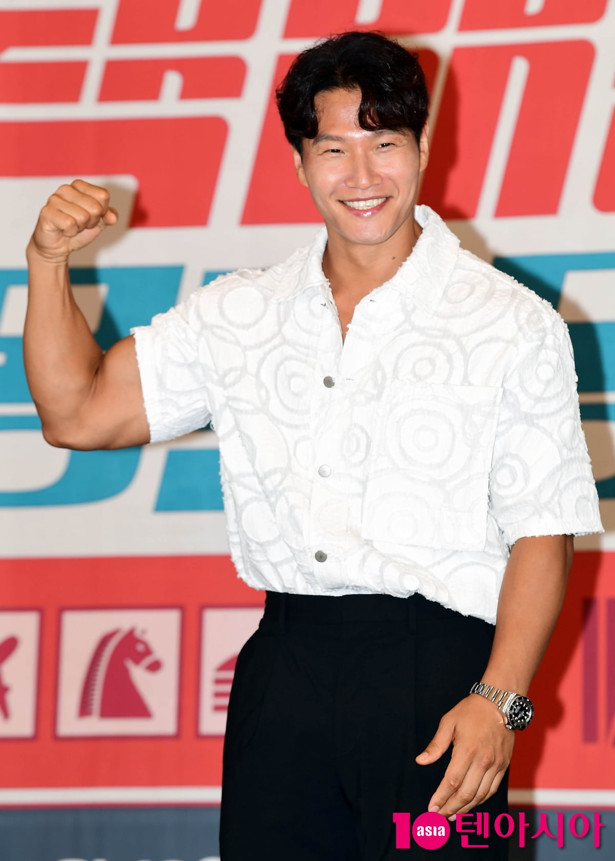 [TEN포토] 김종국 '근육맨의 꽃미소'