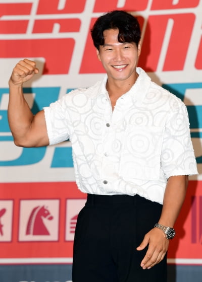 [TEN포토] 김종국 '근육맨의 꽃미소'