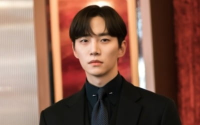 이준호, 눈물 뚝뚝…사라졌던 母 남기애와 독대('킹더랜드')