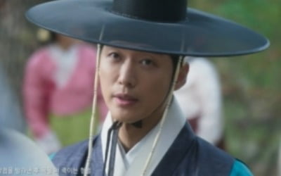 Namgoong-min, who has a fiancee, embraced Ahn Eun-jin
