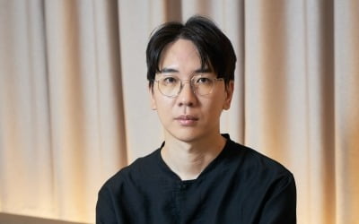 Will 'Concrete Utopia' work abroad? Director Eom Tae-hwa "Universal consensus, I'm curious"