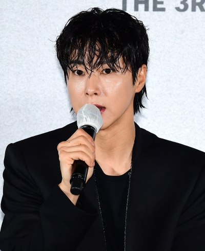 [TEN포토] 유노윤호 "카리나가 진짜로 AI 느낌으로...감사하다"