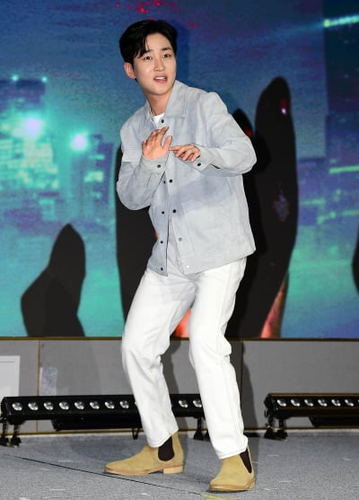 [TEN포토] 딘딘 '좀비는 무서워'