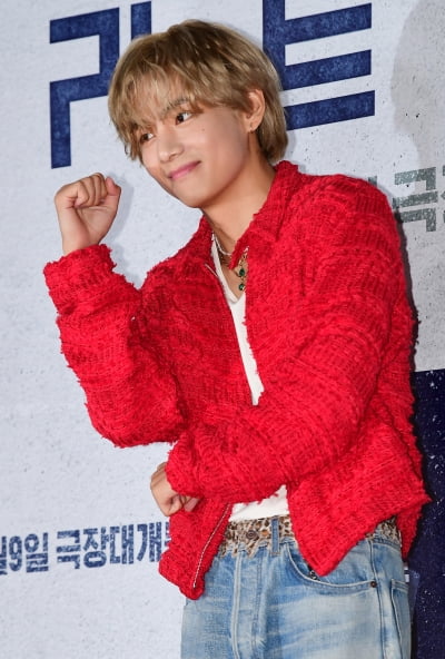 [TEN포토] 방탄소년단 뷔 '장난꾸러기 왕자님'