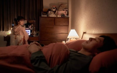 Actor Lee Seon-gyun and Jung Yu-mi's movie 'Sleep', suffocating suspense