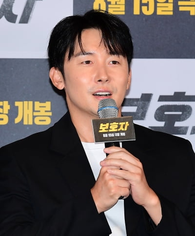 [TEN포토] 김준한 "블랙코미디 요소가 있어서 재미있었다"