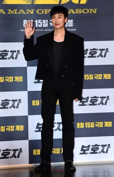 [TEN포토] 김남길 '머리부터 발끝까지 센스가득'