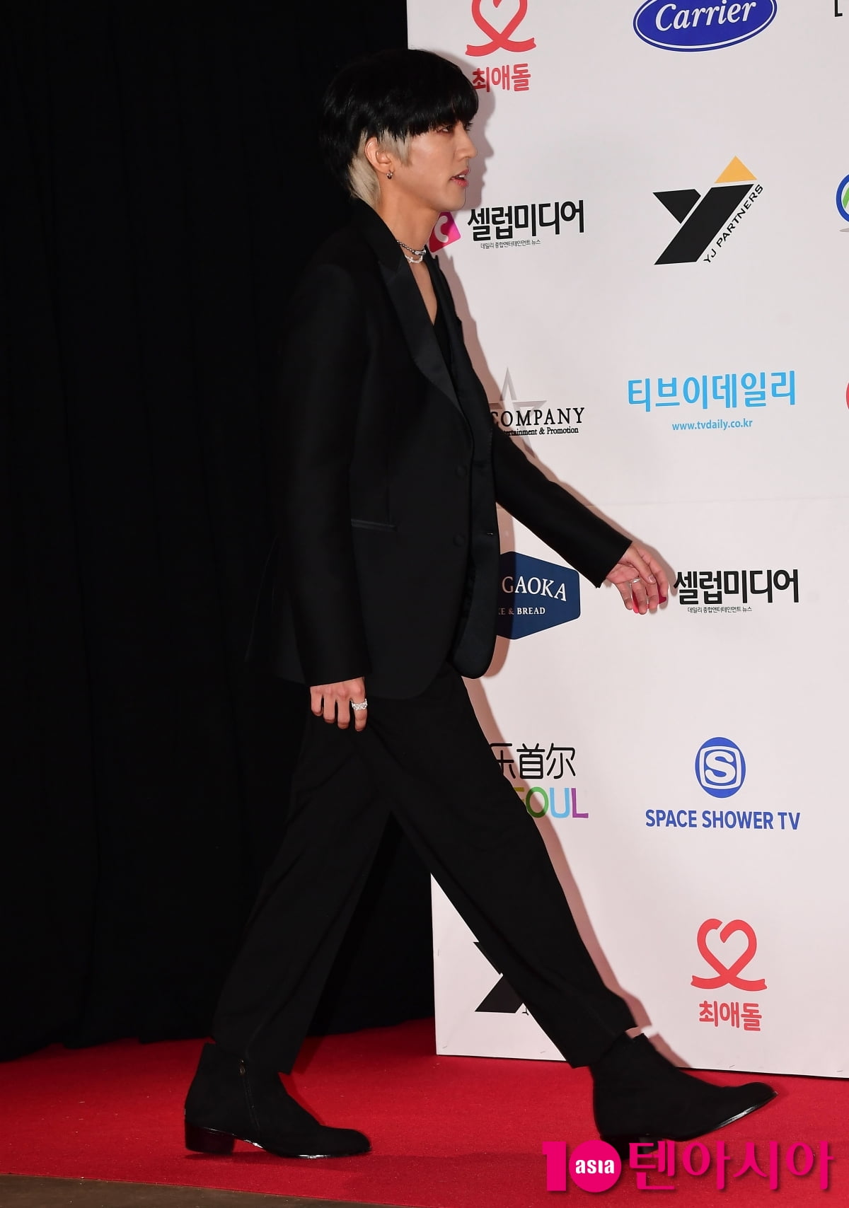 이승윤, 남다른 하트 포즈...훈훈한 미소[TEN포토+]