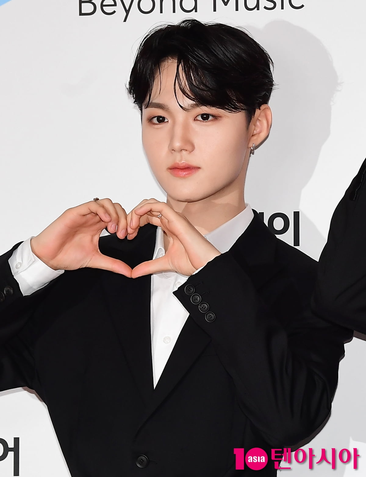 [TEN포토] 트레저T5 김도영 '짙은 잘생김'