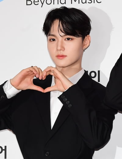 [TEN포토] 트레저T5 김도영 '짙은 잘생김'