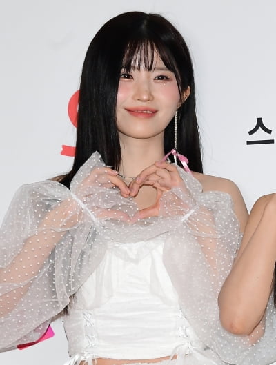 [TEN포토] 프로미스나인 송하영 '매력으로 빈틈없는 미모'