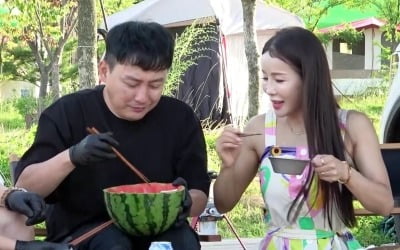 미나,'♥17세 연하 남편'류필립은 어디 두고…결혼기념일에 다른男과 캠핑('살림남')