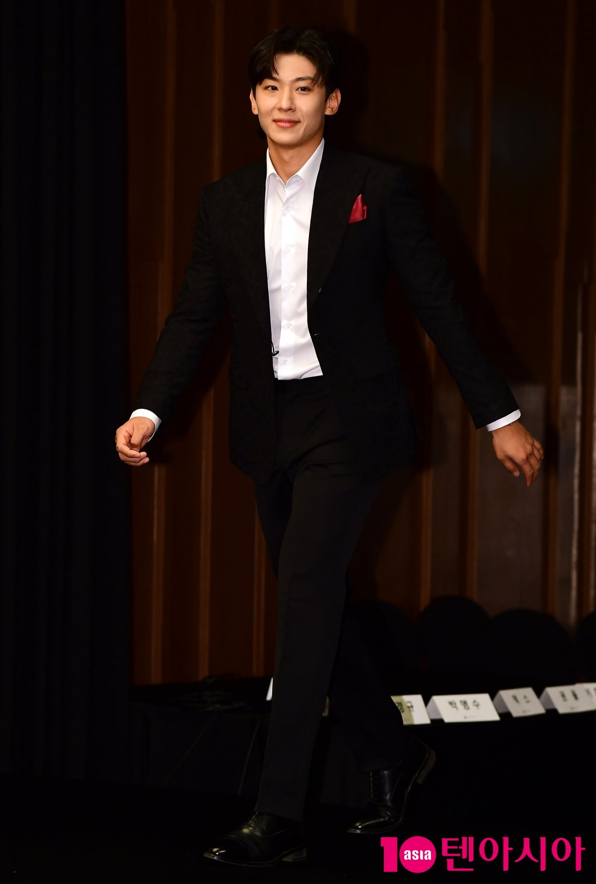 [TEN포토] 덱스 '코로나 이겨내고...'
