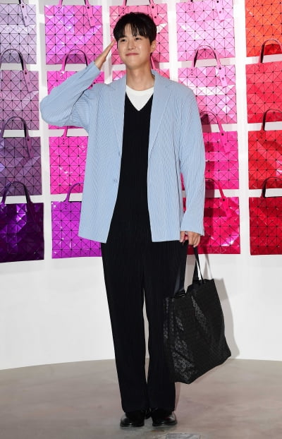 [TEN포토] 공명 '제대후 첫 공식석상 멋지다'