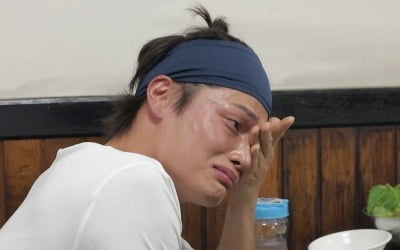 "I've climbed the Han River Bridge" Actor Jung Hyuk cries at his father's confession