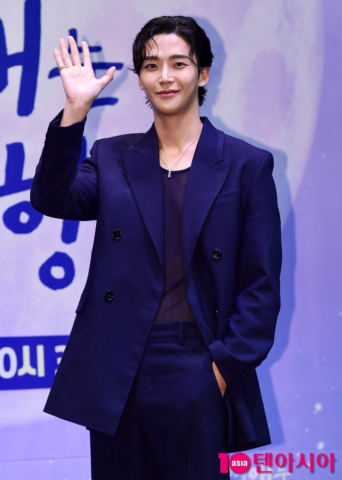 [TEN포토] 로운 '드라마로 만나요'