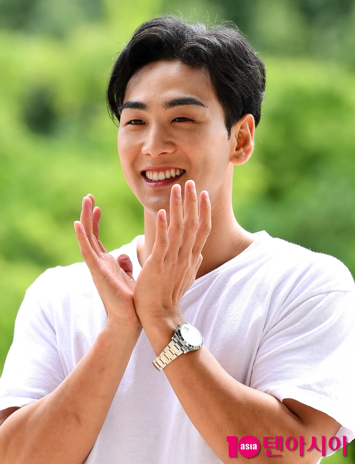뉴이스트 백호, 상남자의 반전매력...하트까지 달달해[TEN포토+]
