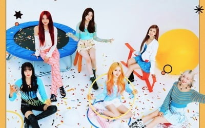 STAYC starts their first world tour since their debut in Seoul