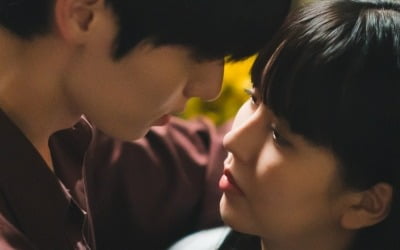 김소현X황민현,비하인드 사진도 설렘 유발…초밀착 눈 맞춤 → 심쿵 미소('소용없어 거짓말')