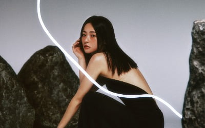 Actress Jeon Yeo-bin, pictorial with chic and dreamy visuals