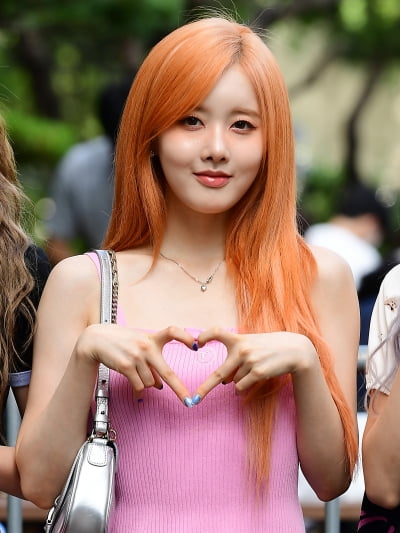 [TEN포토] 스테이씨 시은 '과즙미 넘치는 하트'