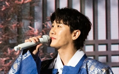 Young Tak, a splendid opening to the national tour