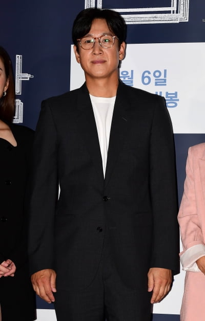 [TEN포토] 이선균 '믿고 보는 배우'