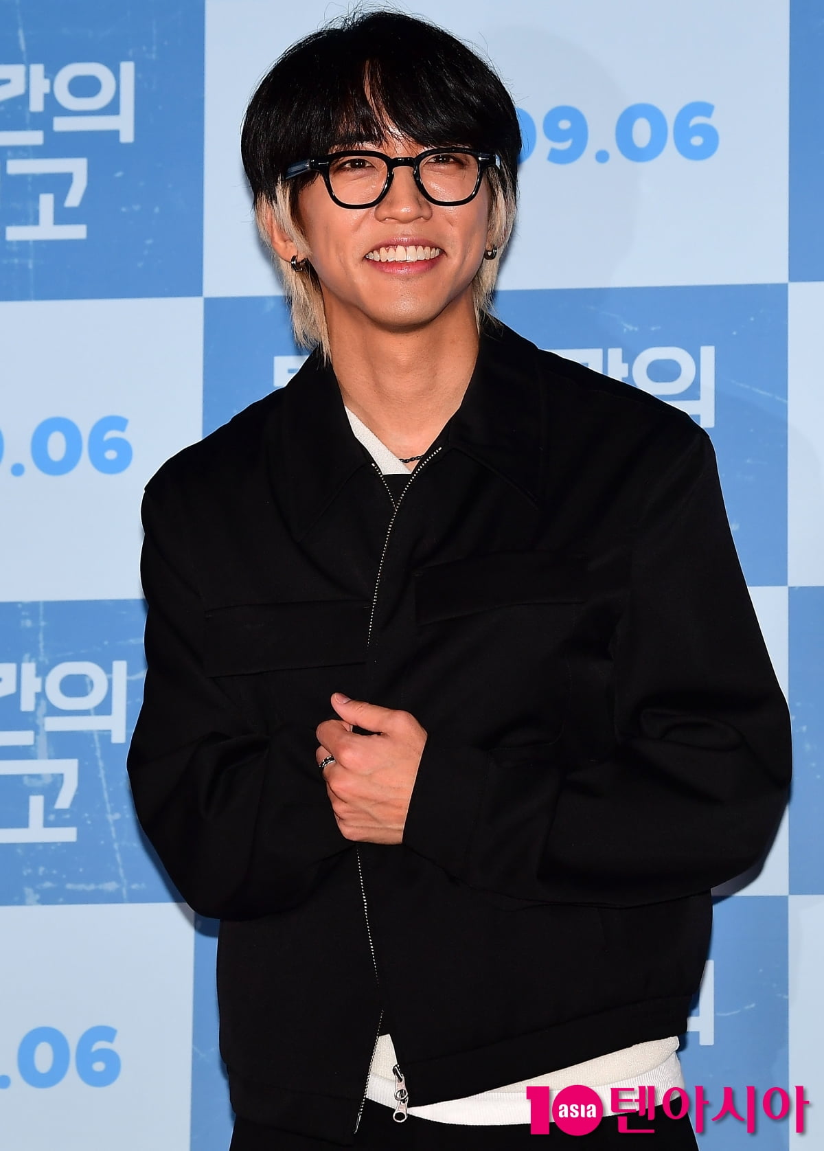 [TEN포토] 이승윤 '가슴 속 하트가 있어요'