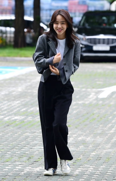 [TEN포토] 신혜선 '방송국을 밝히는 미모'